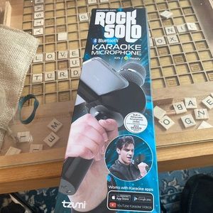 Rock solo Bluetooth karaoke microphone